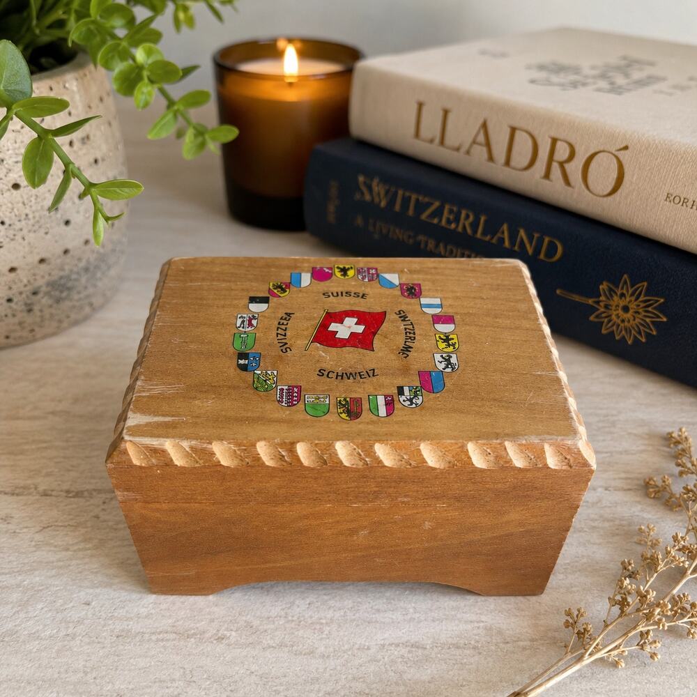 MAPSA Swiss Music Box Holiday in Switzerland Wooden Souvenir Box